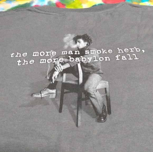 Bob Marley,sitting in chair smoking herb,gray,size 1X - Picture 2 of 3